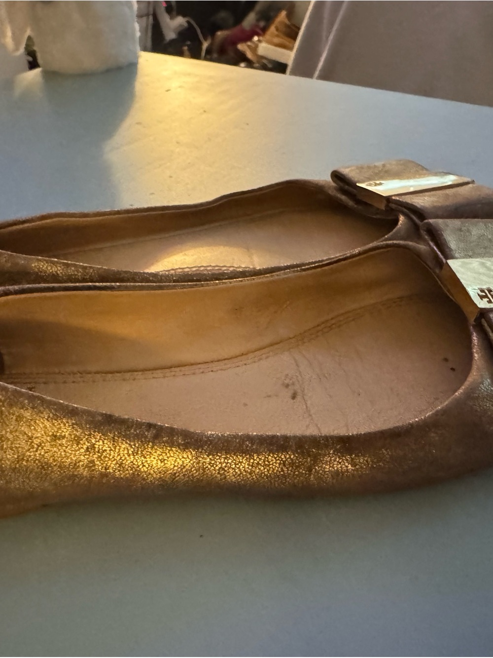 Tory Burch Gold Metallic Bow Flats with Logo Plaque Size 6.5 - Picture 4 of 7